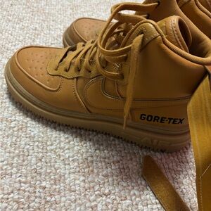 GORE-TEX Men's Brown High-Top Sneakers